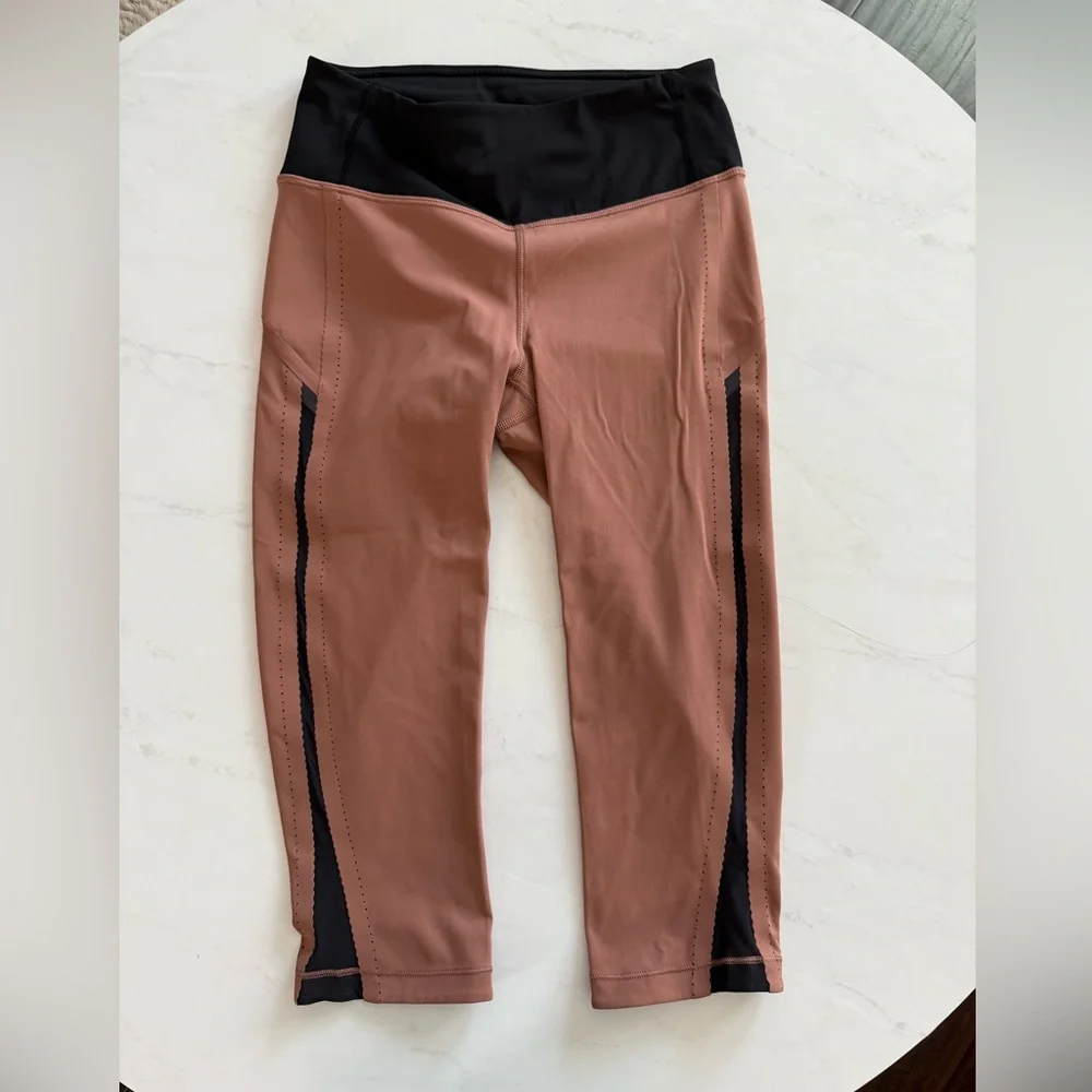 Lululemon Smooth Stride Crop
